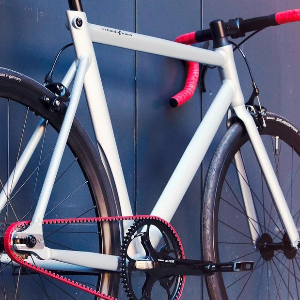 Gates Carbon Drive CDX Centertrack-Belt - Red 4 Gates Carbon Drive CDX Centertrack-Belt - Red - Image 2