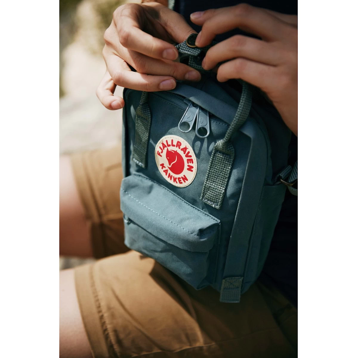 FJÄLLRÄVEN Fjällräven Kånken Sling Bag 2.5L - Frost Green/peach Pink 9 FJÄLLRÄVEN Fjällräven Kånken Sling Bag 2.5L - Frost Green/peach Pink - Image 7