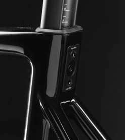 Basso DIAMANTE DISC - Ultegra 8150 Di2 - Carbon Road Bike - 2023 - Fade Opal White -Cycle Parts Shop 3b clamp stealth 1359860