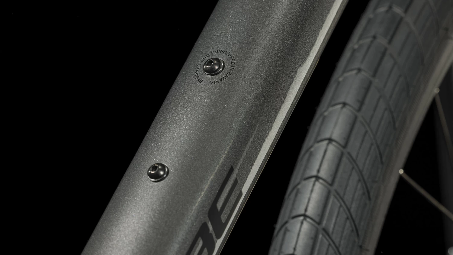 CUBE HYDE - 29" City-Bike - 2023 - Graphite / Black A00 8 CUBE HYDE - 29" City-Bike - 2023 - Graphite / Black A00 - Image 6