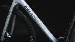 Basso DIAMANTE DISC - Ultegra 8150 Di2 - Carbon Road Bike - 2023 - Fade Opal White -Cycle Parts Shop devozione alle pendenza 1360117