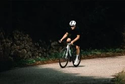 Basso DIAMANTE DISC - Ultegra 8150 Di2 - Carbon Road Bike - 2023 - Fade Opal White -Cycle Parts Shop diamante action desk7 1360118