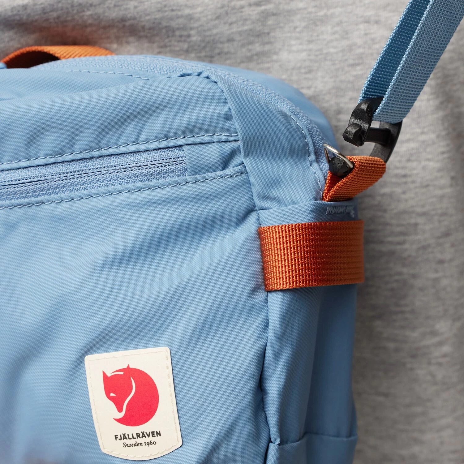 FJÄLLRÄVEN Fjällräven High Coast Crossbody Bag - 3L - Sunset Orange 9 FJÄLLRÄVEN Fjällräven High Coast Crossbody Bag - 3L - Sunset Orange - Image 7