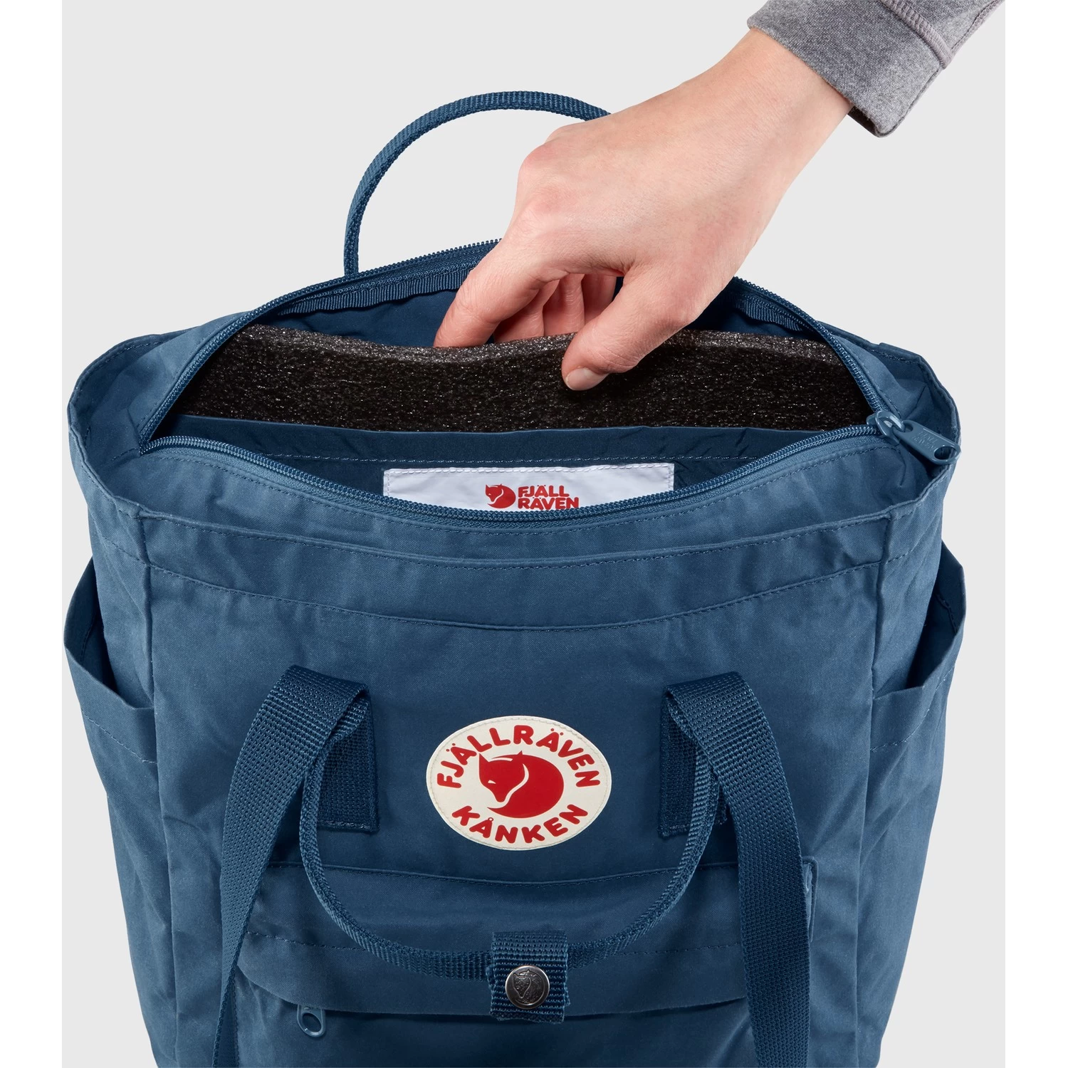 FJÄLLRÄVEN Fjällräven Kånken Totepack Bag 14L - Navy 8 FJÄLLRÄVEN Fjällräven Kånken Totepack Bag 14L - Navy - Image 6