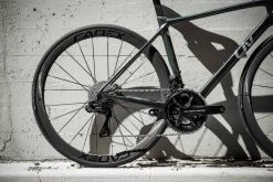 Liv LANGMA ADVANCED SL - Dura Ace Di2 Womens Road Bike - 2022 - Artic Light / Chrome -Cycle Parts Shop langma advanced sl da 2 1115255