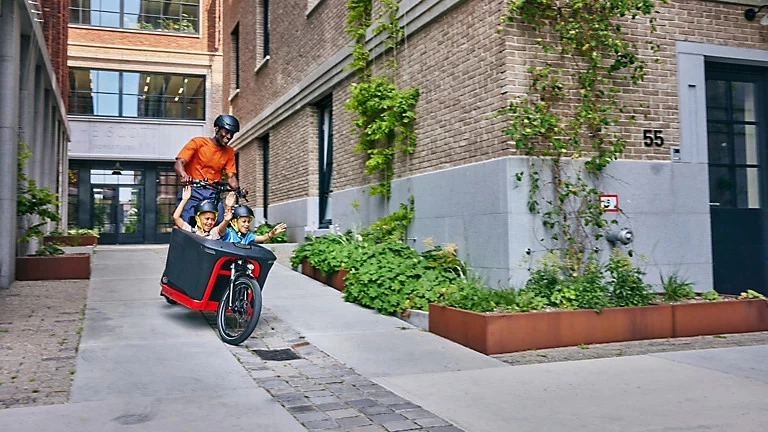 Trek Fetch+ 4 Electric Cargo Bike - 2023 - Dnister Black 6 Trek Fetch+ 4 Electric Cargo Bike - 2023 - Dnister Black - Image 4