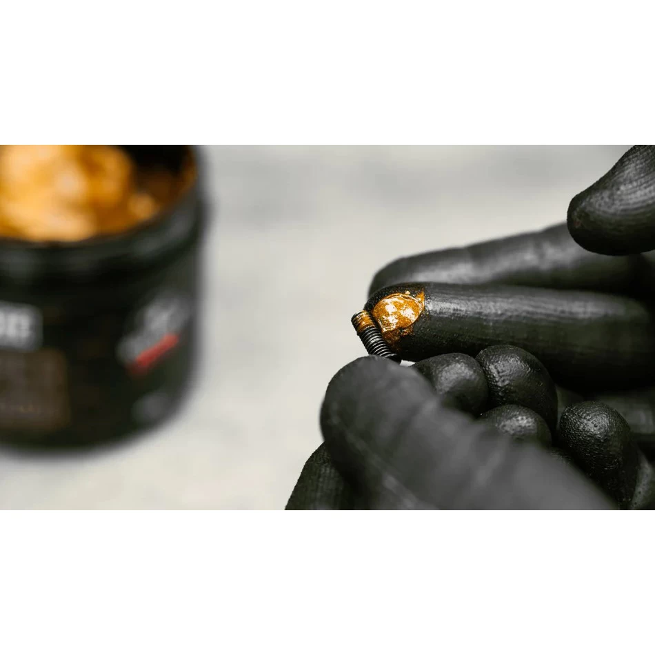 Muc-Off Copper Compound Assembly Paste 450g 5 Muc-Off Copper Compound Assembly Paste 450g - Image 3