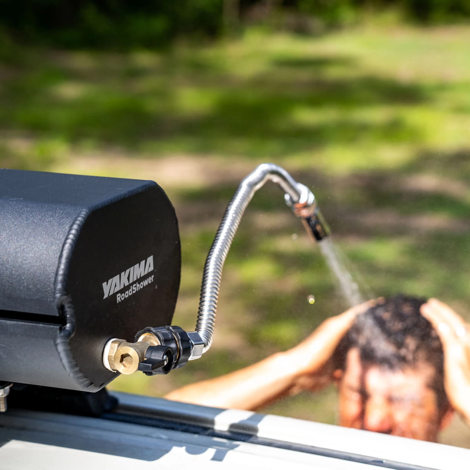 Yakima RoadShower - Portable Pressurised Water Storage - Medium 26 L 15 Yakima RoadShower - Portable Pressurised Water Storage - Medium 26 L - Image 13