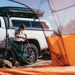 Yakima RoadShower - Portable Pressurised Water Storage - Medium 26 L 26 Yakima RoadShower - Portable Pressurised Water Storage - Medium 26 L -Cycle Parts Shop yakima roadshower portable pressurised water storage 7 1149961